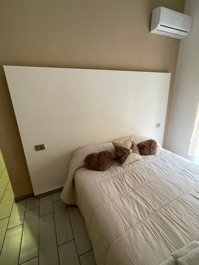 B&B Rial Napoli Bagian luar foto