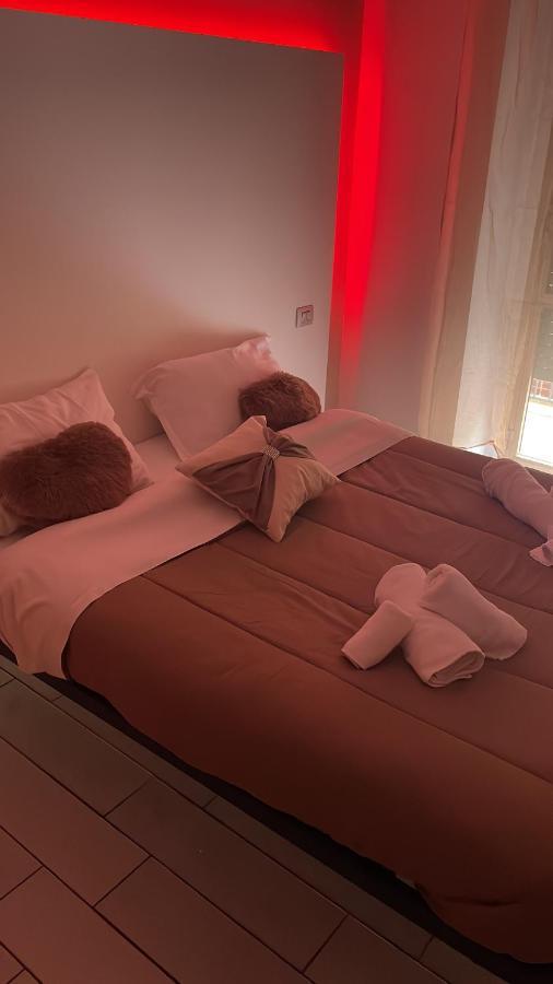 B&B Rial Napoli Bagian luar foto